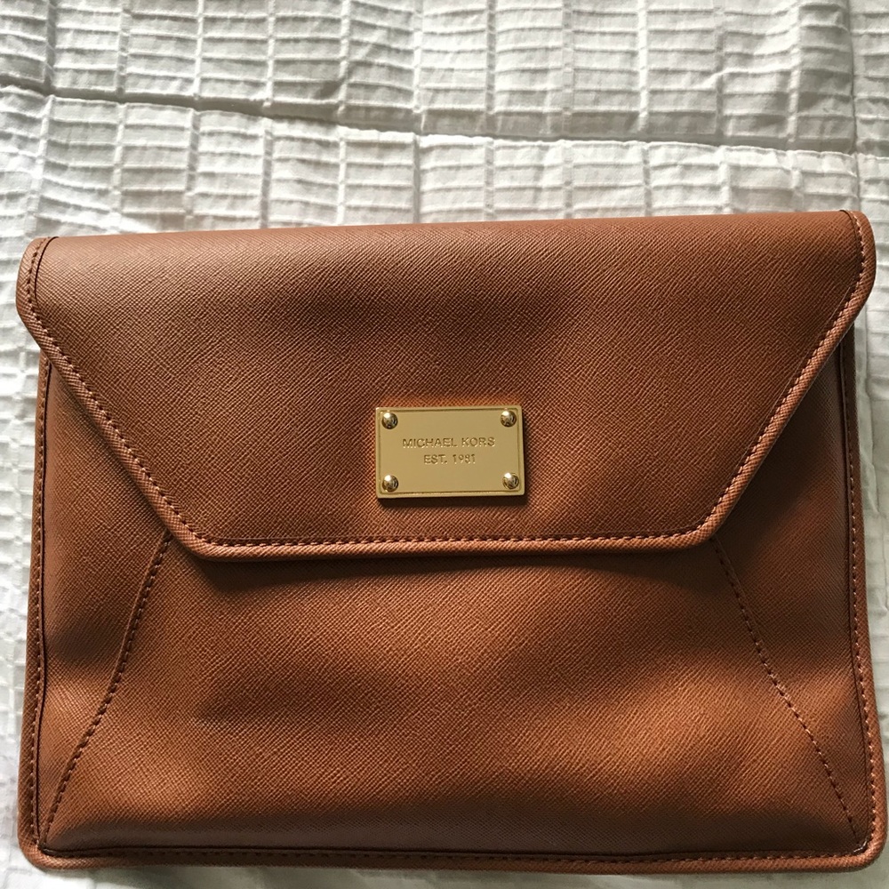 Michael kors clutch
